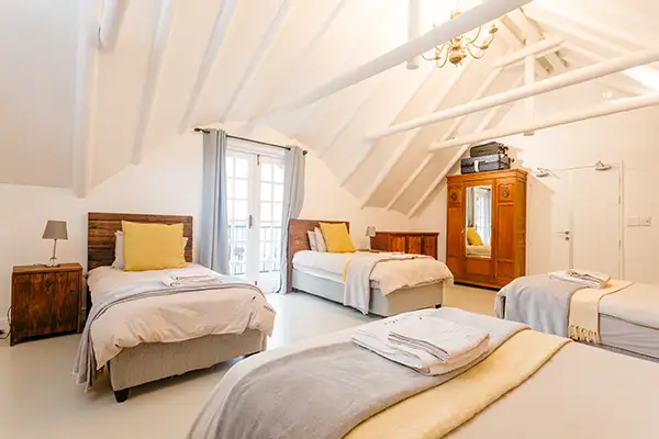 Een moderne slaapkamer