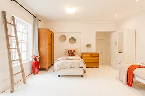Een moderne slaapkamer